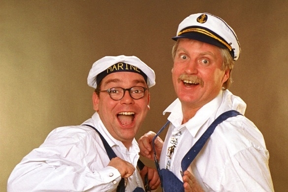 Die Songs von Klaus und Klaus sind auf vielen Parties daheim. Auch wegen der einfachen Songtexte. Klaus und Klaus Songtexte