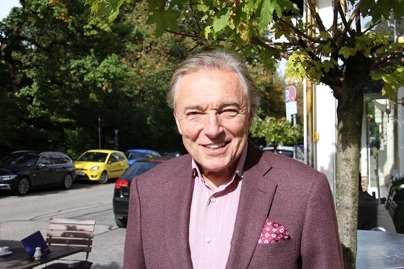 Karel Gotts Familie hält den 75-Jährigen auf Trab. Karel Gott Neu aktuell