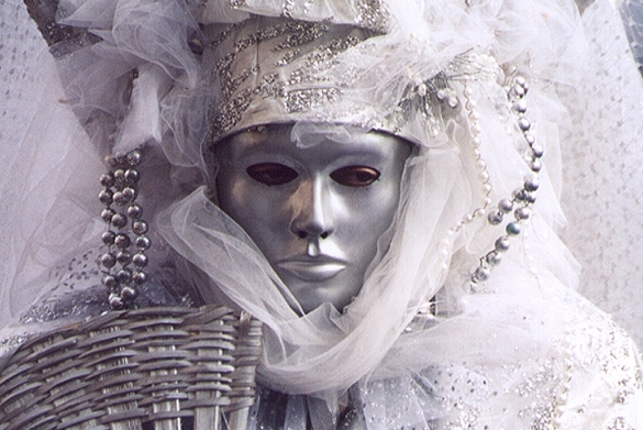 Beim Karneval in Venedig spielen Faschingsmasken eine große Rolle. Karneval Venedig