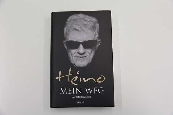 Heino ist seit vielen Jahren erfolgreich im Musikgeschäft. 2013 schaffte er es nach all diesen Jahren trotzdem nochmal, alle zu überraschen. Heino Biografie