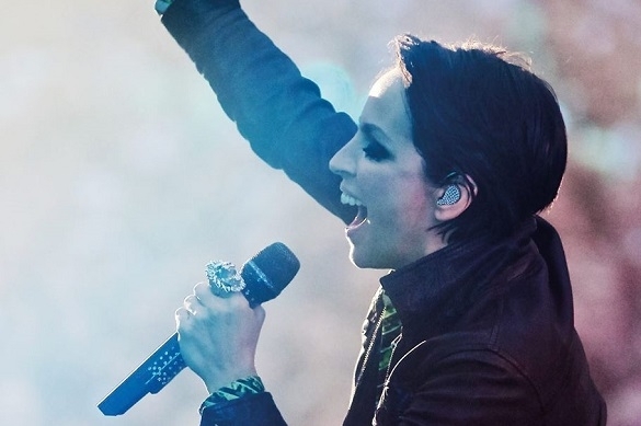 Nena ist eine der erfolgreichsten deutschen Sängerinnen. Wir haben Nenas beste Lieder im Überblick. Nena