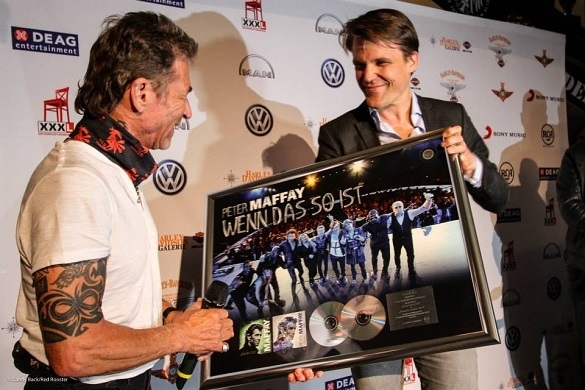 Gemeinsam mit seinem gesamten Team kam Peter Maffay am Wochenende zur Doppelplatin-Verleihung nach Bad Tölz. Peter Maffay Doppelplatin