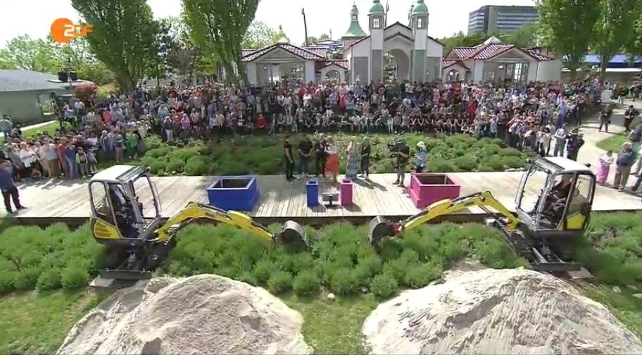 Zum Muttertag sollte mit allen Klischees rund um das Können von Frauen und Männern aufgeräumt werden. ZDF Fernsehgarten 2015 Muttertag