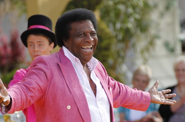 Roberto Blanco trägt gerne farbige Sakkos.