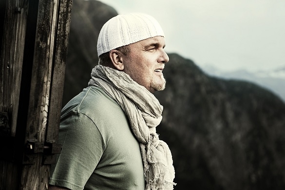 DJ Ötzi, Nik P. und Andreas Gabalier nehmen Anteil an der Amokfahrt in Graz. Auf Facebook teilen sie ihre Gedanken. DJ Ötzi Trauer Graz