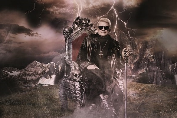 Momentan ist Heino omnipräsent. Momentan bringt dies auch viel Kritik mit sich. Heino Jubiläum Omnipräsenz