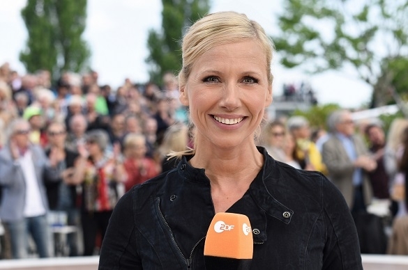Moderatorin Andrea Kiewel ist mit dem Fernsehgarten auch in diesem Jahr wieder auf Tour. Andrea Kiewel Fernsehgarten Ascona Schweiz