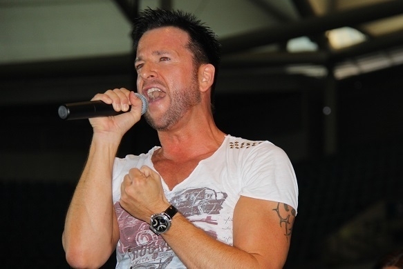 Michael Wendlers gestriges Konzert in Oberhausen wurde groß angekündigt. Alle Fans konnte er nicht überzeugen. Michael Wendler Konzert Oberhausen September 2015