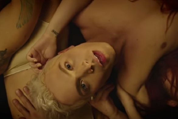 Julian David Videopremiere