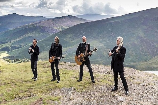 Eine Reise nach Irland bedeutet für Santiano die Suche nach ihren musikalischen Wurzeln. Diese Dokumentation begleitet die Band auf die grüne Insel. Santiano Irland ZDF Dokumentation