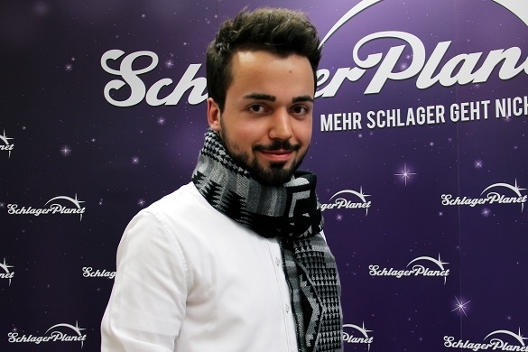 Newcomer Jonathan Zelter war bereits in großen TV-Sendungen. Jetzt möchte er richtig durchstarten. Jonathan Zelter Interview