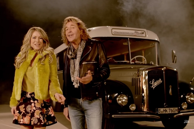 Simone Stelzer und Charly Brunner vertreten mit ihrer neuen Single eine klare Botschaft. Brunner Stelzer Arche Noah