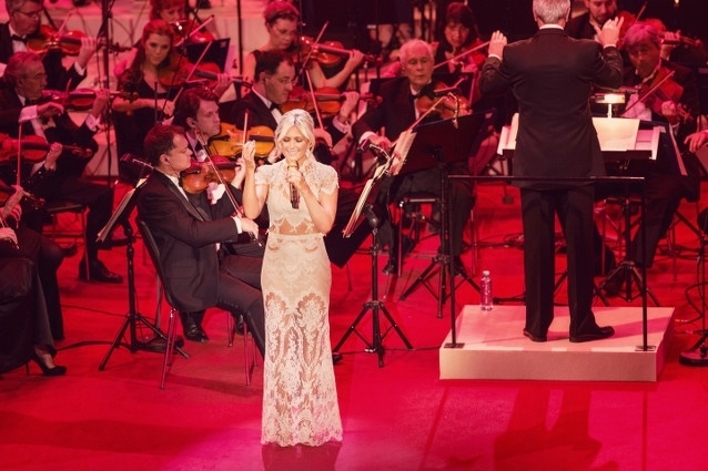 Nur auf DVD und Blu-ray gibt es das Weihnachtskonzert von Helene Fischer in voller Länge. Helene Fischer Weihnachten