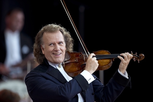 „André Rieu – Das große Weihnachtskonzert“ zeigt das MDR Fernsehen am heutigen 16.12.2015. André Rieu Das große Weihnachtskonzert