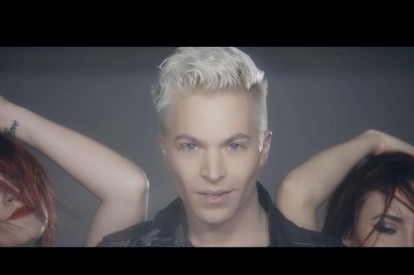 Mit Hollywood liefert Julian David zum Valentinstag eine Liebeserklärung an Freunde und Fans. Julian David Hollywood