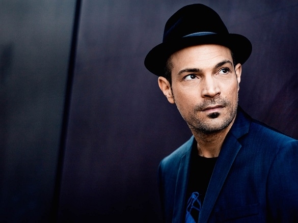 Roger Cicero hat nicht nur eine trauernde Familie hinterlassen. Auch viele Kollegen auf der Musikbranche brachten auf Facebook ihre Trauer zur Geltung. Stars Roger Cicero Trauer Tod