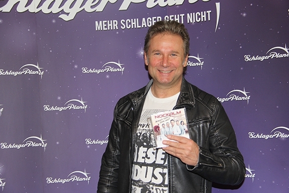 Das Nockalm Quintett ist dieses Jahr in abgespeckter und reiner Quintett-Form unterwegs. Gottfried Würcher stattete der SchlagerPlanet Redaktion einen Besuch ab. Nockalm Quintett Interview