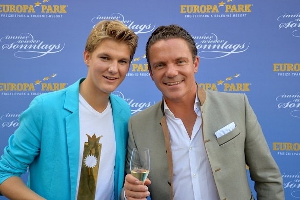 Robin Leon gewann mit dem Titel Mein Sommertraum den Preis des Sommerhitkönigs bei Immer wieder sonntags. Robin Leon Mein Sommertraum