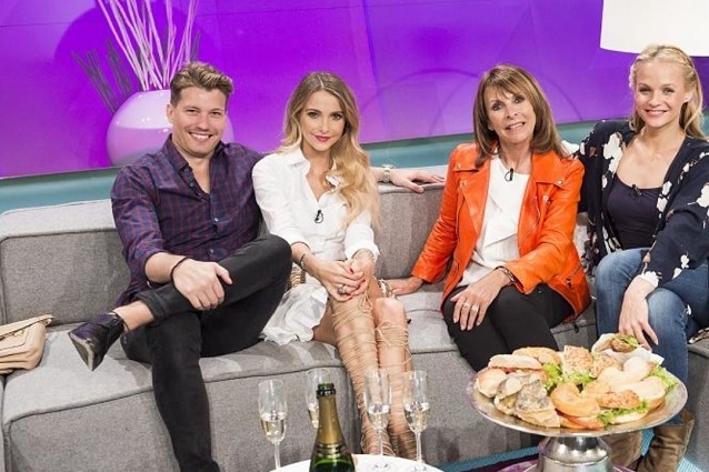 Nicht nur, dass wir hautnah miterleben dürfen wie Ireen Sheer bei Promi Shopping Queen auf Einkaufstour geht, wir dürfen sicherlich auch einen Blick in ihren Kleiderschrank werfen. Promi Shopping Queen Ireen Sheer