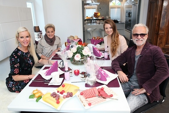 Joelina Drews, die Tochter von Jürgen Drews, zeigt heute Abend, wie sie in Rekordzeit shoppt. Promi Shopping Queen