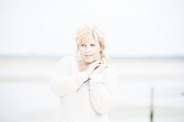 Die Blondine meldet sich mit ihrem vierten Album zurück. Darauf ist auch das Duett mit Roland Kaiser zu hören. Maite Kelly Album Veröffentlichung