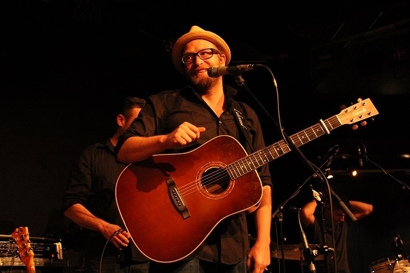 Auch wenn er selbst viel unterwegs ist, ist es für den Musiker wichtig, das Leben zu genießen. Gregor Meyle neue CD