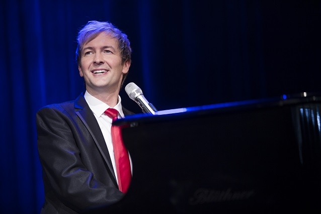Alex Parker heißt der Udo-Jürgens-Imitator, der am 28. Januar 2017 zu Udos Ehren eine Show vorspielt. Udo Jürgens Alex Parker