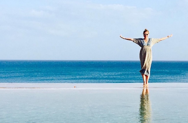 Andrea Kiewel präsentiert den "Fernsehgarten on tour" von der Kanareninsel Fuerteventura. Auf diesem Instagram-Bild genießt die Moderatorin sichtlich das schöne Wetter auf der Insel. Andrea Kiewel Fernsehgarten on tour fuerteventura