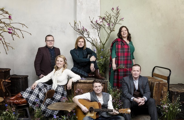 Die Kelly Family ist spätestens mit dem Konzert heute in Dortmund wieder voll da. Die Kelly Family gibt heute in Dortmund ihr erstes Comeback-Konzert.