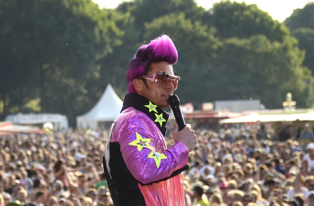 Auch in diesem Jahr führt Lorenz Büffel als Moderator wieder durch alle Olé-Partys 2017.