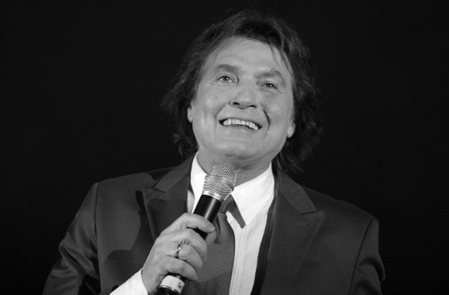 Zu Chris Roberts Hits, die bis heute gespielt werden, zählen „Du kannst nicht immer 17 sein“, „Ich bin verliebt in die Liebe“, „Do you speak english“, „Schatz, du bist 'ne Wucht“ oder „Hab ich dir heute schon gesagt, dass ich dich liebe“. Schlagersänger Chris Roberts bleibt mit seinen Schlagern unvergessen.