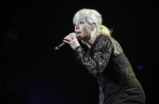 Ina Müllers Konzerte sind ein echtes Erlebnis: musikalisch berzeugt die Powerfrau genauso, wie mit ihren Sprüchen zwischen den Songs. Ina Müller geht 2018 auf Open-Air-Konzert-Tournee.