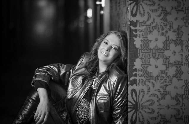 Die Sängerin war am Montag zusammengebrochen und daraufhin im Krankenhaus ins Koma gefallen. Andrea Jürgens ist im Alter von 50 Jahren verstorben.