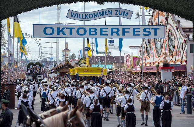 Musik gehört zum Münchener Oktoberfest wie Bier. Musik gehört zum Münchener Oktoberfest wie Bier.