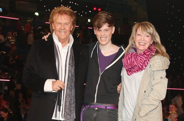 Howard Carpendale mit Sohn Cass und Frau Donnice. Die drei waren in der Show „Die Besten im Frühling“ von Florian Silbereisen im Jahr 2015 zu sehen. Howard Carpendale mit Sohn Cass und Frau Donnice.