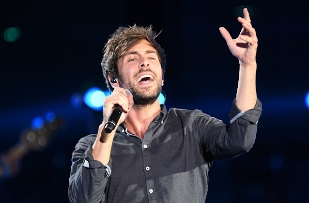 Max Giesinger bringt am 24. November 2017 ein Live-Album heraus. Max Giesinger
