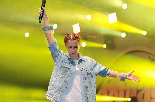 Mit dabei ist natürlich auch die Supersause zu Hause. Vanessa Mai spielt im Sommer 2018 zahlreiche Open-Air-Konzerte.