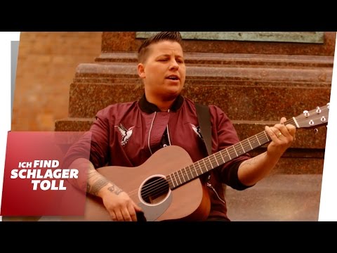 Kerstin Ott mit ihrem Video zu "Herzbewohner". 