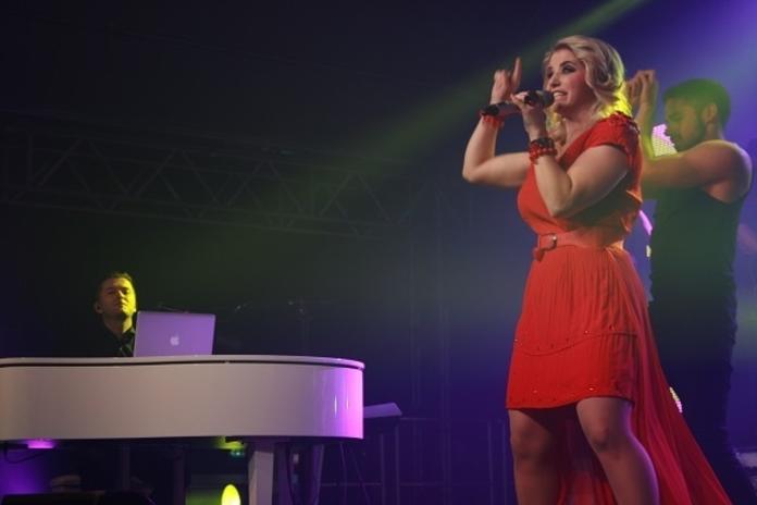 Beatrice Egli Songtexte Darum Geht Es In Den Lyrics