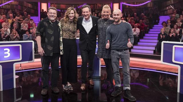 „Hirschhausens Quiz des Menschen“ mit Dr. Eckart von Hirschhausen (M) und seinen Gästen: v.l.n.r.: Jürgen von der Lippe, Katrin Bauerfeind, Andrea Kiewel und Jürgen Vogel. „Hirschhausens Quiz des Menschen“ mit Andrea Kiewel im Ersten.