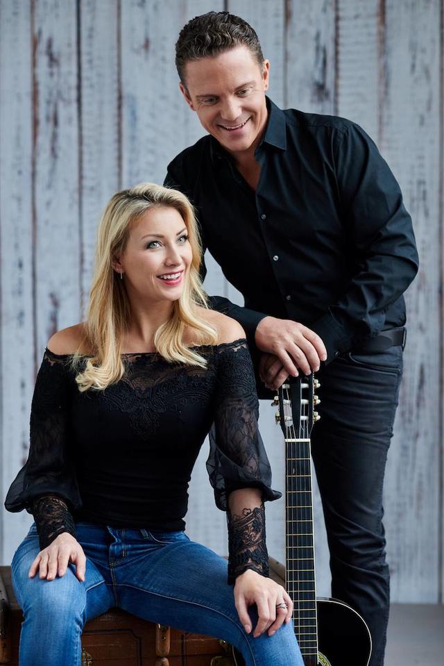 Auf dem neuen Album finden sich auch drei Duette mit Stefan Mross. Auf dem neuen Album finden sich auch drei Duette mit Stefan Mross.