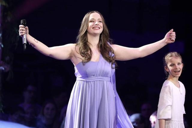 Oonagh in Florian Silbereisens „Heimlich“-Show. Oonagh in Florian Silbereisens „Heimlich“-Show.