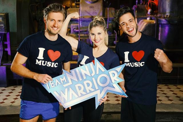 Jörn Schlönvoigt, Beatrice Egli und Luca Hänni bilden bei "Team Ninja Warrior" das Team "Chartstürmer". Jörn Schlönvoigt, Beatrice Egli und Luca Hänni bilden bei "Team Ninja Warrior" das Team "Chartstürmer".