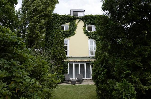 Auf 300 qm lebte Peter Alexander bis zu seinem Tod 2011. Peter Alexanders Villa in Wie-Döblingen wurde abgerissen.