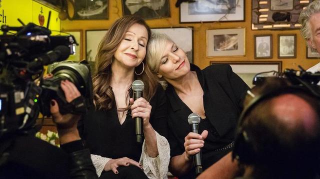 Vicky Leandros trifft am Samstag bei "Inas Nacht" auf Moderatorin Ina Müller. Vicky Leandros trifft am Samstag bei "Inas Nacht" auf Moderatorin Ina Müller.