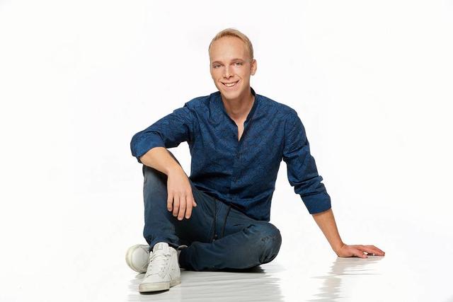 Sandro veröffentlicht am 17. August 2018 sein neues Album „Rendezvous“. Musikalisches „Rendezvous“ mit Sandro!