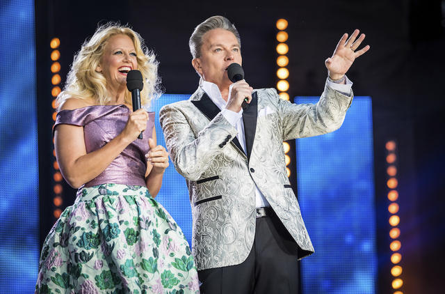 Barbara Schöneberger und Alfons Haider moderieren die „Starnacht aus der Wachau“.