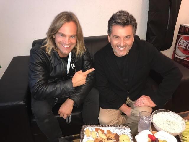 Tim Wilhelm besucht in seinem ersten Video Ex-Modern-Talking-Sänger Thomas Anders.