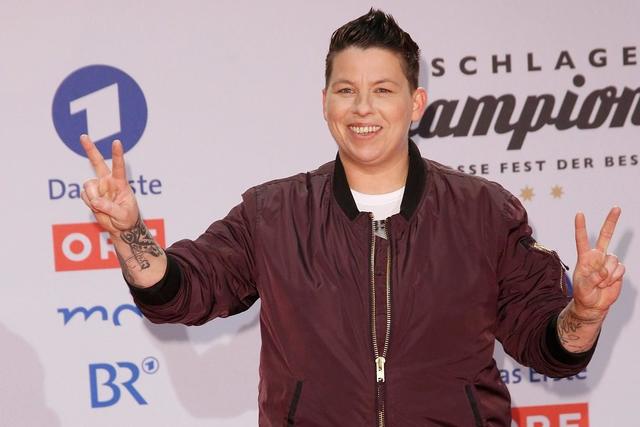 Kerstin Ott vertraut auf ihren starken Rückhalt! Kerstin Ott vertraut auf ihren starken Rückhalt!