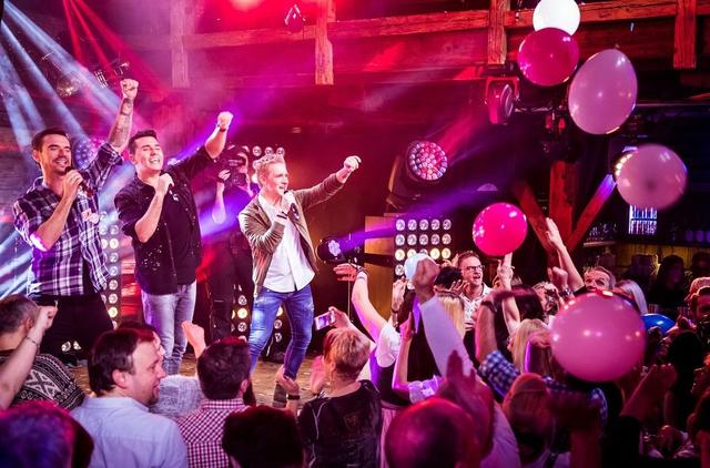 Florian Silbereisen und seine KLUBBB3-Kollegen feiern 2019 die dritte „Hüttenparty“ im MDR. Florian Silbereisen und seine KLUBBB3-Kollegen feiern 2019 die dritte „Hüttenparty“ im MDR.